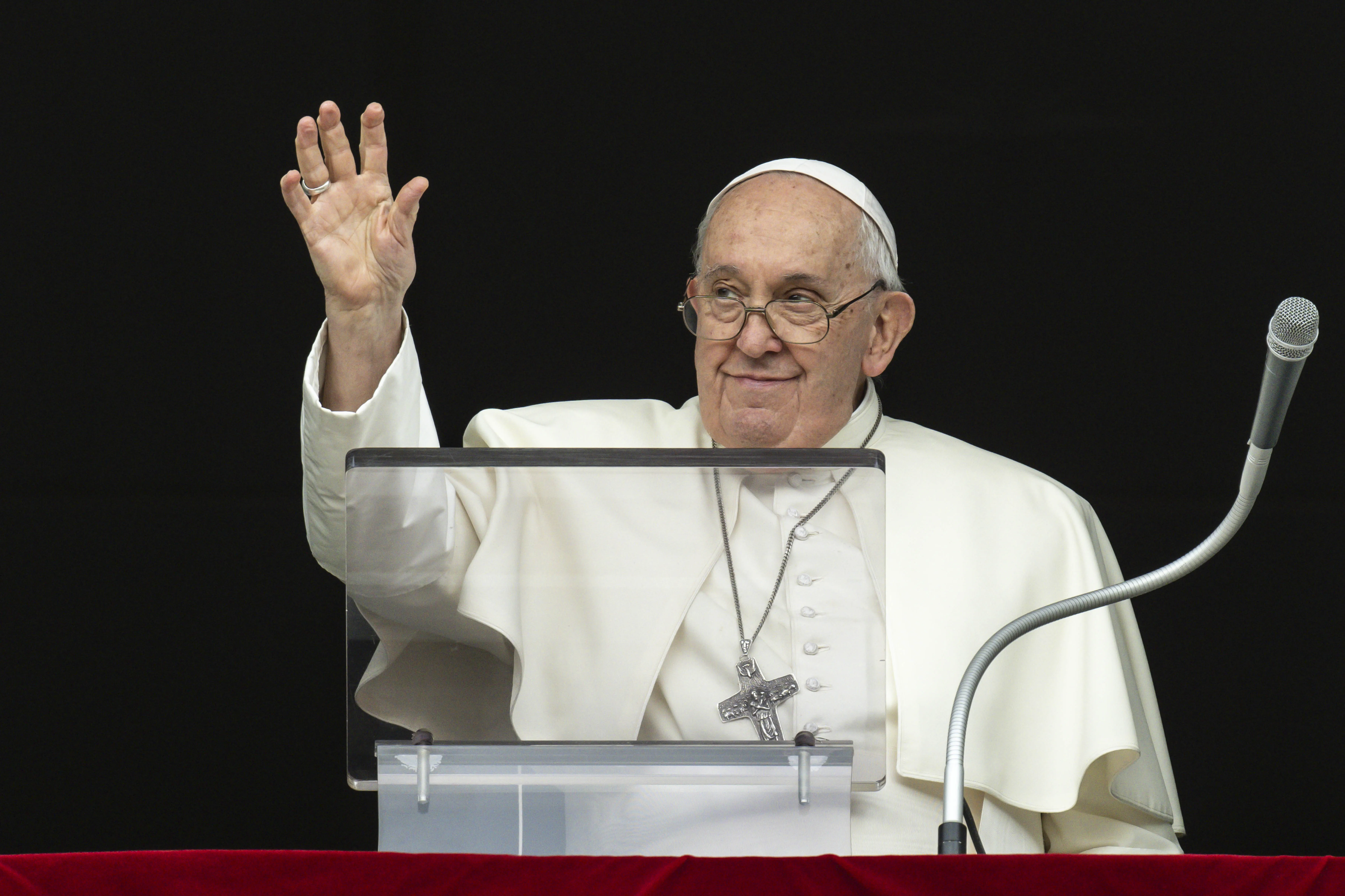 Pope Francis pray the Angelus before over 20,000 faithful at St. Peter's Square on Nov. 12, 2023.?w=200&h=150