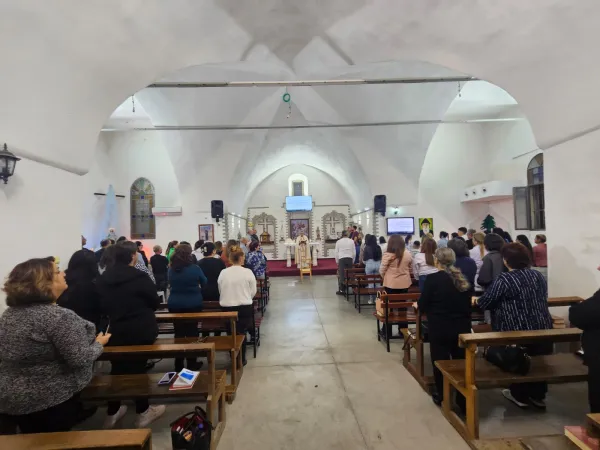 The celebration of Holy Thursday in Tiberias, by Maronite faithful of Lebanese origin. Father Rody Noura, a Maronite priest, visits the sick, families in difficulty, and those evacuated from high-risk areas who are now living in hotels (about 800 people), and he teaches catechism to children. “Only with Christ,” he said “even in the midst of war, there is hope; in the midst of death, there is resurrection.”. Courtesy of Father Rody Noura