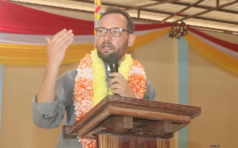 Father Christian Carlassare, Bishop-elect of Rumbek, speaks at Holy Family Cathedral, March 23, 2022.?w=200&h=150