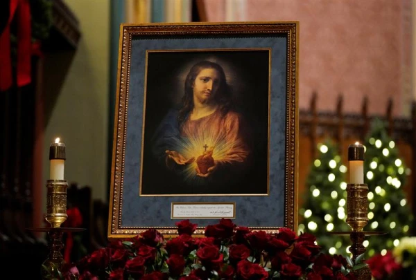 The new Knights of Columbus Sacred Heart Pilgrim Icon is pictured before a Mass and Sacred Heart Holy Hour at St. Mary Church in New Haven, Connecticut, Jan. 3, 2025. Credit: Paul Haring