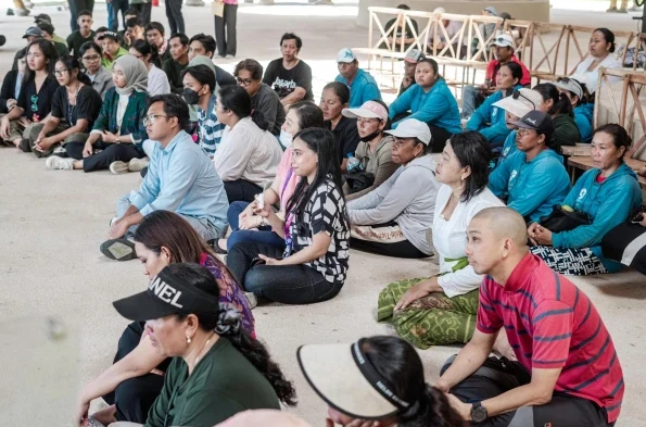 In Indonesia, young people of different religions pray for Pope Francis. Credit: Courtesy of Scholas Ocurrentes