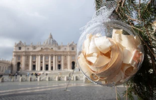 St. Peter’s Basilica, seen through the Vatican’s Christmas tree. Daniel Ibáñez/CNA.