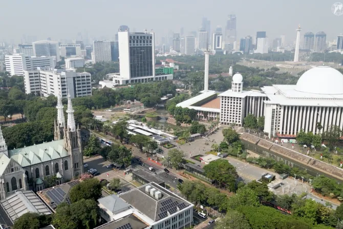 The Catholic Cathedral of Our Lady of the Assumption (left) and Istiqlal Mosque (right) in the Indonesian capital, Jakarta. PFAO