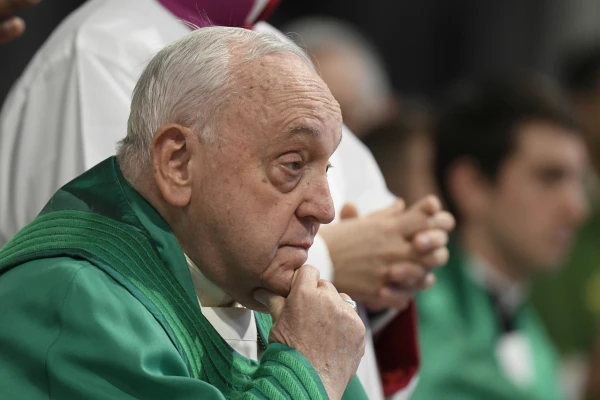 During his homily and Angelus address, the Holy Father repeated his plea for Catholics to show their closeness to the poor through gestures of care infused with human warmth and tenderness. Credit: Vatican Media