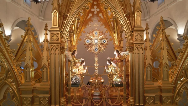 The monstrance housing the Blessed Sacrament is above the main altar at the Shrine of the Most Blessed Sacrament. Credit: Photo courtesy of the Shrine of the Most Blessed Sacrament