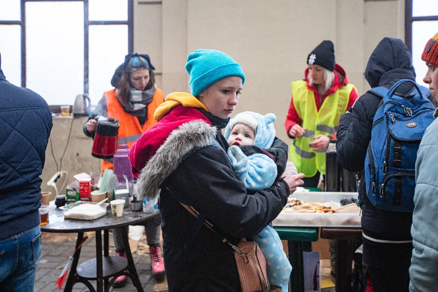 Refugees wait for trains at Lviv railway station in western Ukraine.?w=200&h=150