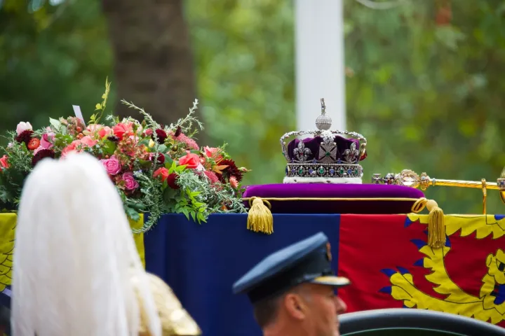 Queen Elizabeth Practices Wearing Imperial State Crown Before Ceremony