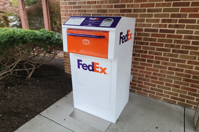 FedEx drop box