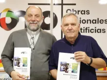 Father José María Calderón (left) is Spain's national director of the Pontifical Missions Society. Serafín Suárez (right) is a missionary in Zimbabwe.