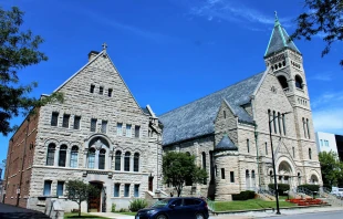 Des Moines’ St. Ambrose Cathedral has been the site of Prairie Fire Ministries’ monthly healing services. Credit: Farragutful, CC BY-SA 4.0, via Wikimedia Commons