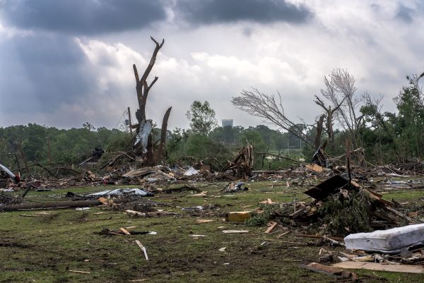 Tornado 6. svibnja 2024. ostavio je put uništenja, ali je poštedio katoličku crkvu u ruralnom gradu Barnsdallu u Oklahomi.  Zasluge: Daniel McCay/Katolik istočne Oklahome