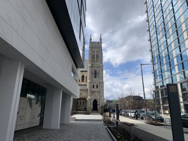 The Church of St. Agatha and St. James in Philadelphia, with The Chestnut in the foreground, a housing unit developed on property ground-leased from the Church. Credit: Photo courtesy of Maddy Johnson/Church Properties Initiative