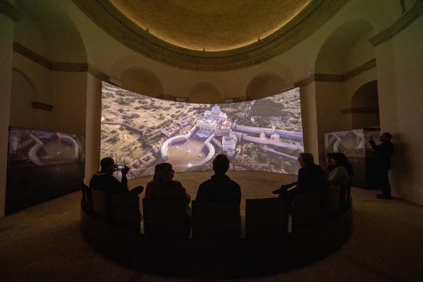 One of the theaters in the “Pétros ení” exhibition on St. Peter’s Basilica. Credit: Daniel Ibañez/CNA