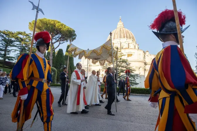 In celebration of the upcoming feast of the protomartyrs of Rome, a Eucharistic procession was held on June 27, 2024, through the streets of Vatican City.?w=200&h=150