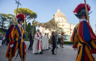 In celebration of the upcoming feast of the protomartyrs of Rome, a Eucharistic procession was held on June 27, 2024, through the streets of Vatican City. Credit: Daniel Ibáñez/EWTN News