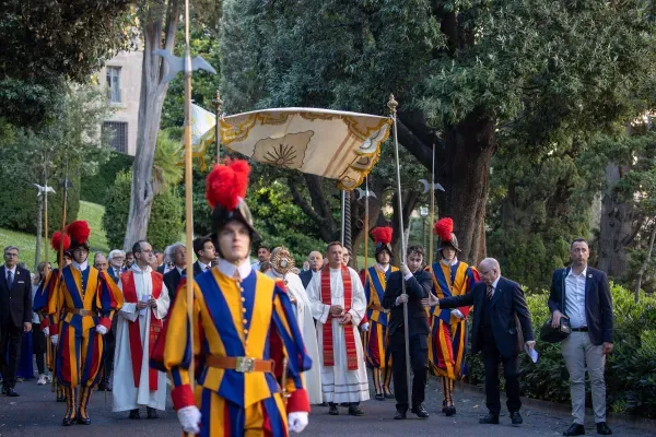 U slavlju nadolazećeg blagdana rimskih prvomučenika, 27. lipnja 2024. održana je euharistijska procesija ulicama Vatikana.  Zasluge: Daniel Ibáñez/EWTN News