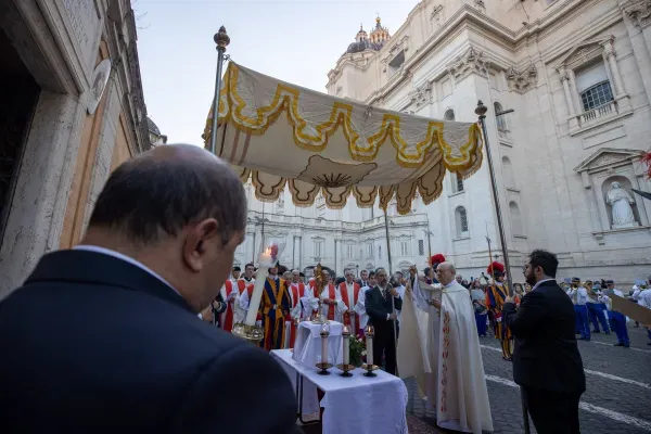 Cardinal Gianfranco Ravasi incenses the Eucharist during a procession in honor of the protomartyrs of Rome on June 27, 2024. Credit: Daniel Ibáñez/EWTN News