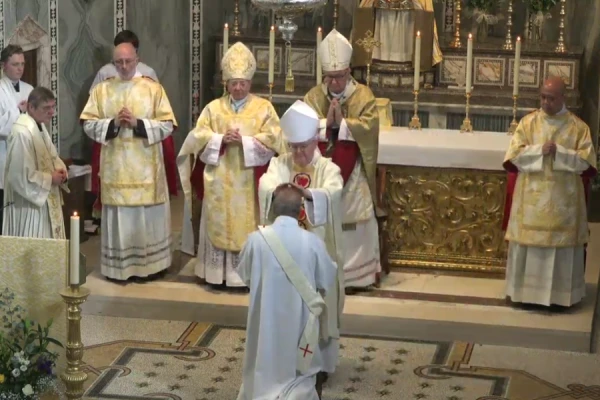 ‘A moment of great joy’: English cardinal ordains ex-Anglican bishop as ...