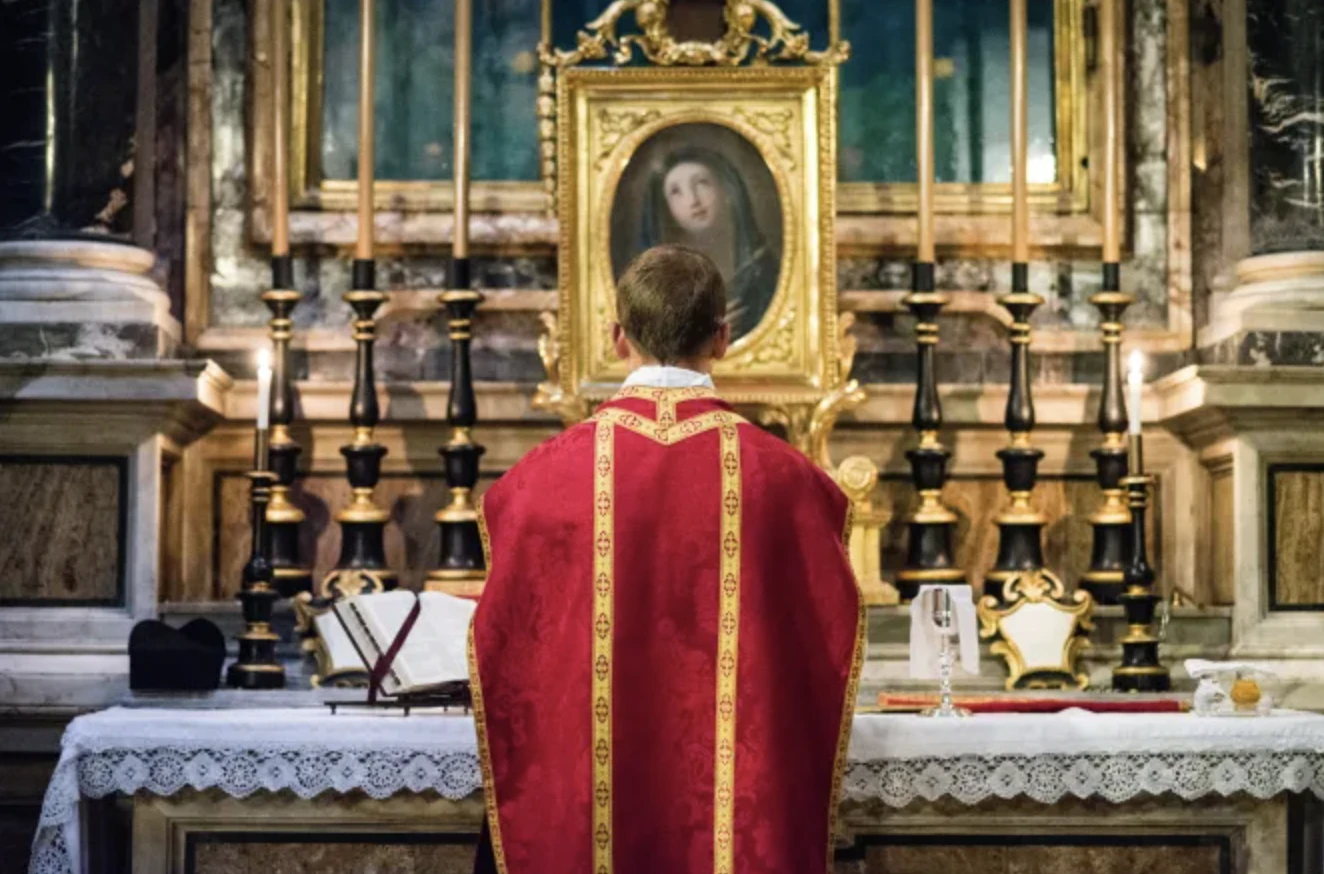 From the Latin Mass to the novus ordo: How did the Mass change?