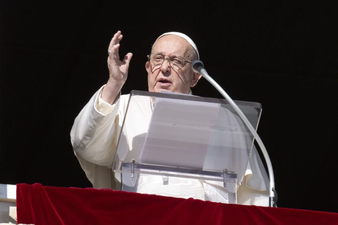 Pope Francis prays Angelus at Vatican: The heart of our faith is love ...