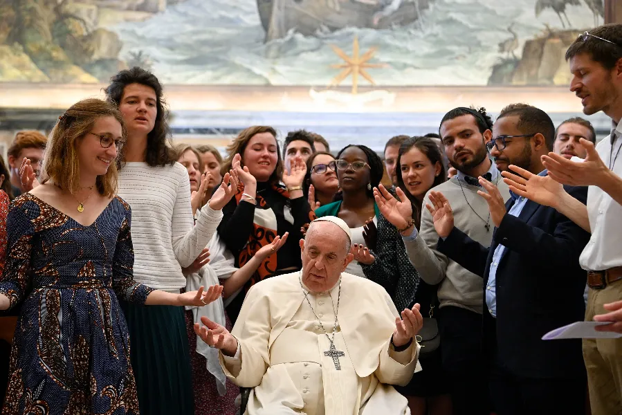 Pope Francis meets with members of Chemin Neuf Politics Fraternity at the Vatican’s Clementine Hall, May 16, 2022.?w=200&h=150