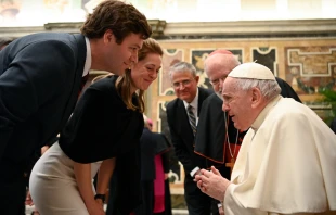 Pope Francis meets members of the Papal Foundation in the Vatican’s Clementine Hall, April 28, 2022. Vatican Media.