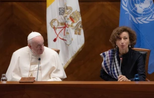 Pope Francis and UNESCO’s Audrey Azoulay at Rome’s Pontifical Lateran University, Oct. 7, 2021. Daniel Ibáñez/CNA.