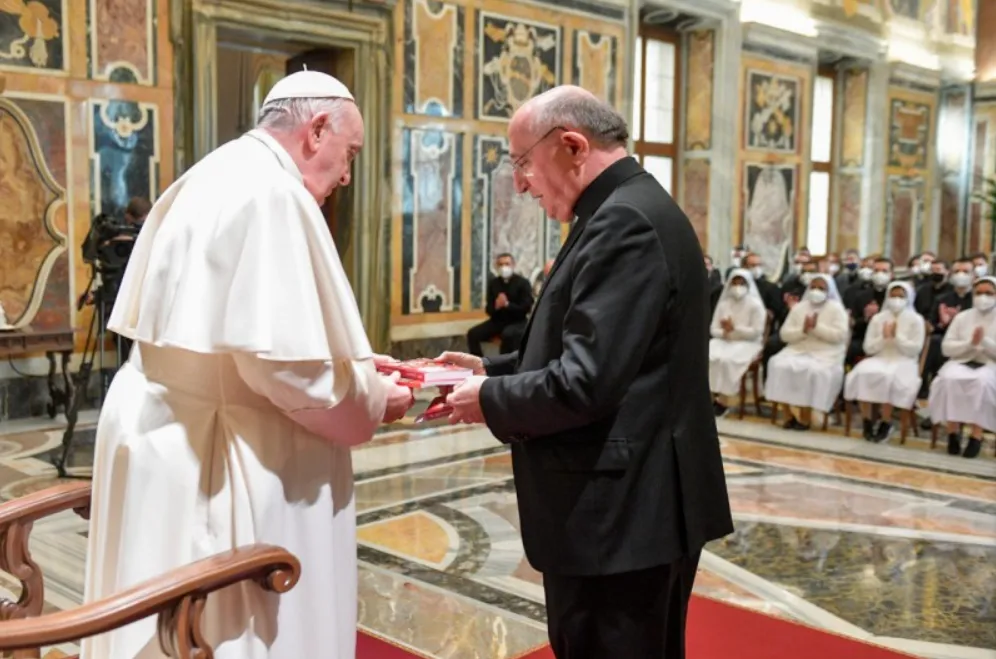 Pope Francis meets members of Rome’s Pontifical Lombard Seminary at the Vatican’s Clementine Hall on Feb. 7, 2022.?w=200&h=150