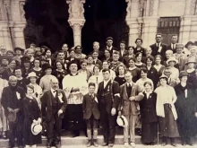 Jack Traynor (next to child on first row) as a pilgrim to Lourdes in 1925, two years after his healing.