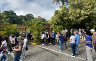 Voters around a voting center in Caracas, Venezuela, on July 28, 2024. Credit: Andrés Henríquez/ACI Prensa