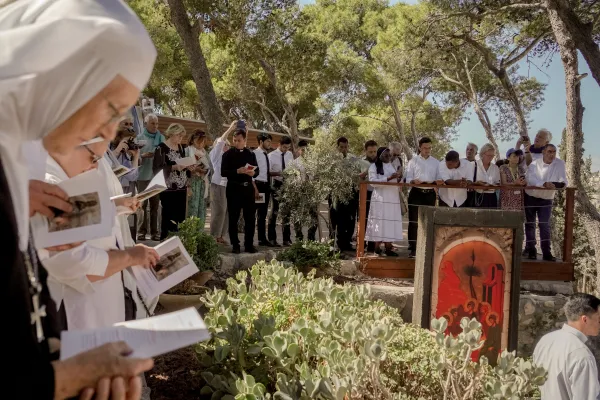 A moment from the inauguration of the Pilgrims of Hope Way on Sept. 14, 2024 at Maison Abraham (Abraham House) in Jerusalem. More than 250 people gathered together for celebrating the 60th anniversary of Maison Abraham's founding and inaugurating the Pilgrims of Hope Way. Credit: Victorine Alisse/Collectif Hors Format/Secours Catholique