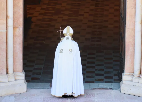 Papa Franjo otvara Sveta vrata u L'Aquili, Italija, 28. kolovoza 2022. Zasluge: Daniel Ibanez/CNA