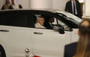 Pope Francis arriving in Bahrain, Nov. 3, 2022 Daniel Ibáñez / CNA