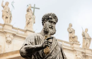 Statue of St. Peter on St. Peter's Square at the Vatican Daniel Ibáñez / CNA