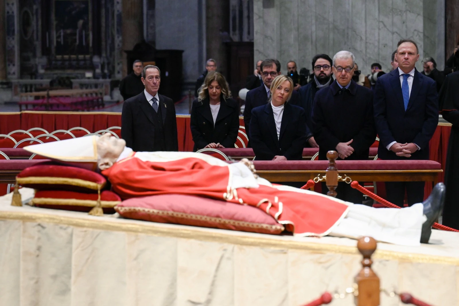 Funeral Of Benedict XVI: Body Of Pope Emeritus Lying In State In St ...