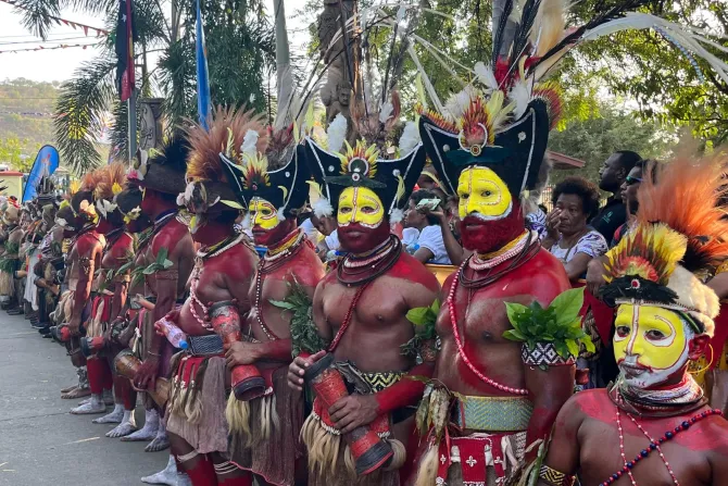 Province dancers PNG