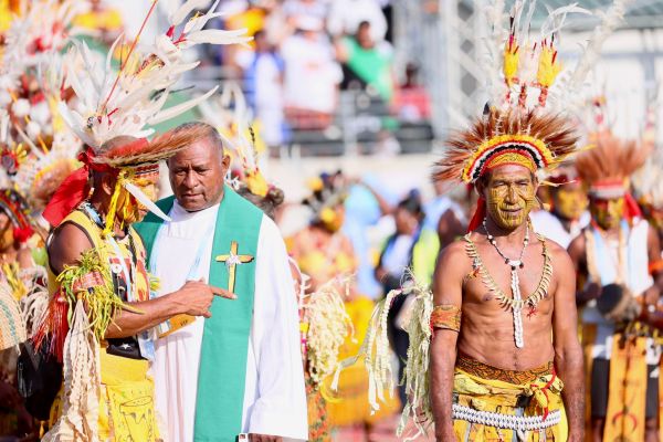 Catholics from across Papua New Guinea and other nations in Oceania attend Mass with Pope Francis at Sir John Guise Stadium, Sept. 8, 2024. Credit: Daniel Ibáñez/CNA