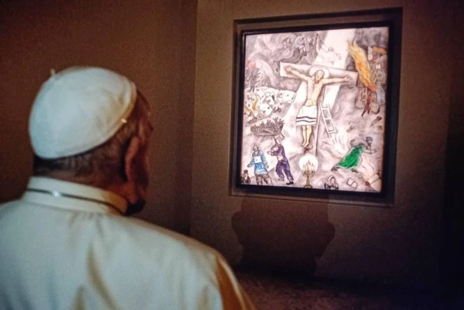 Pope Francis visits Marc Chagall’s painting “White Crucifixion”